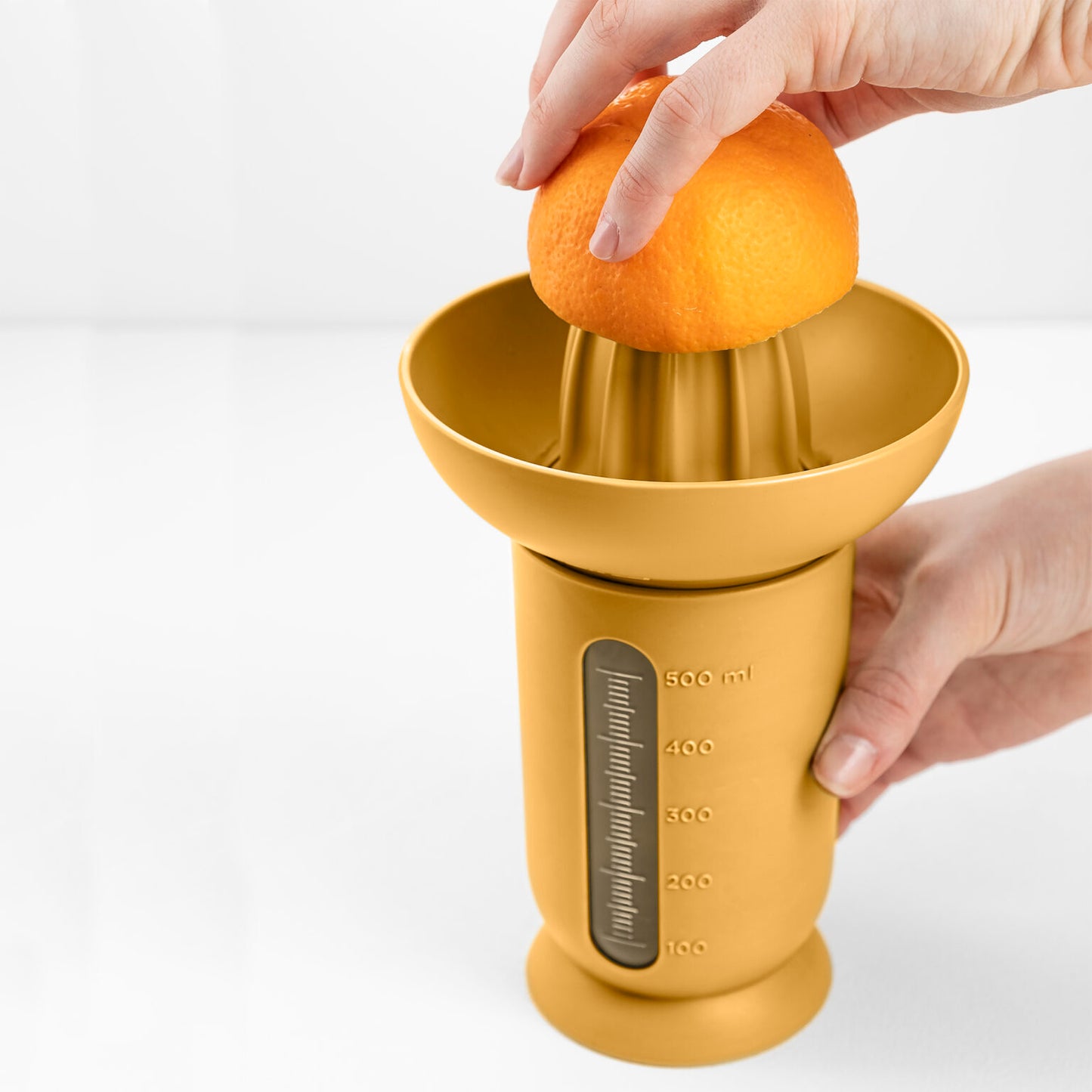 "UFO" Blim Plus Citrus Juicer with 500ml "QB" Graduated Jug