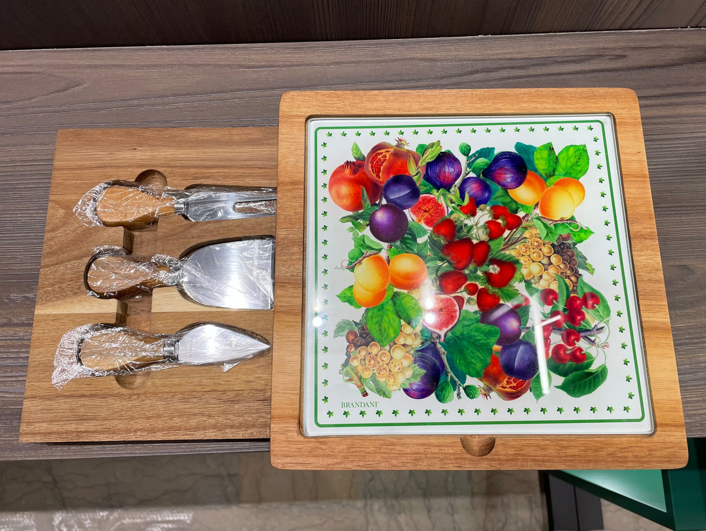 "Le Primizie" Cheese Board with Case and Stainless Steel Knives